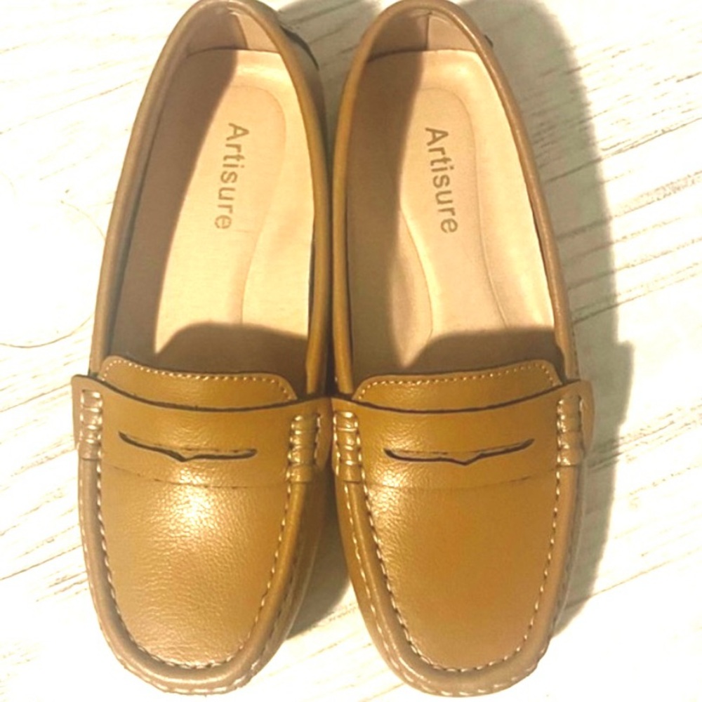 New, Artisure Women's Leather Penny Loafer Moccasins Slip On Comfort Flats, 7.5M